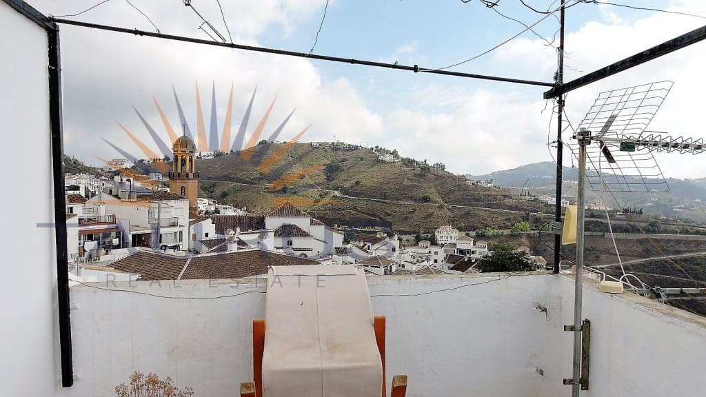 2 bedroom Townhouse for sale in Competa - € 87,000 (Ref: 3163259)