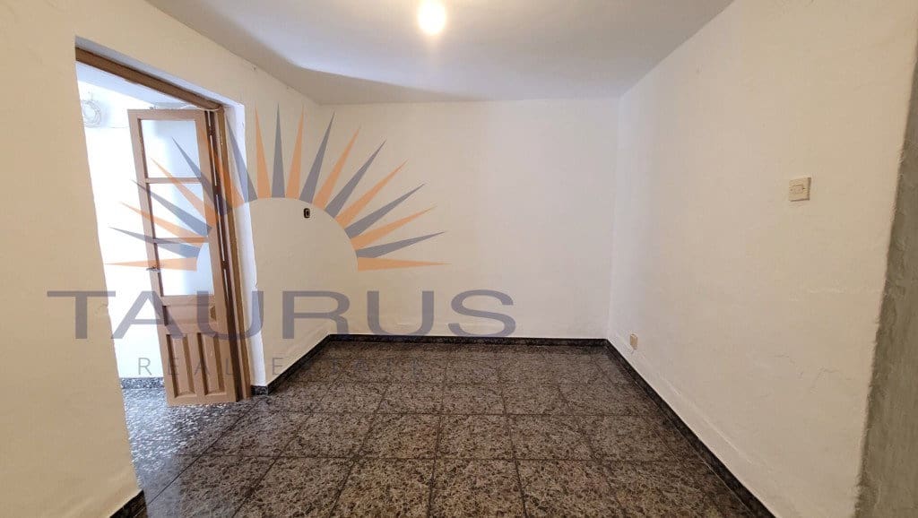 2 bedroom Townhouse for sale in Competa - € 87,000 (Ref: 3163259)