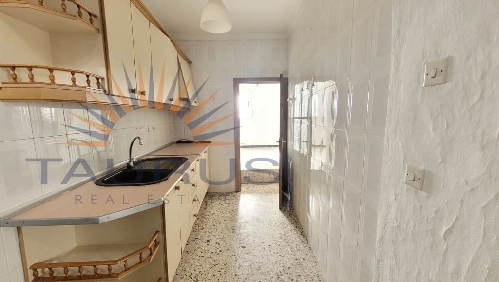 2 makuuhuone Omakotitalo myytävänä paikassa Competa - 87 000 € (Ref: 3163259)