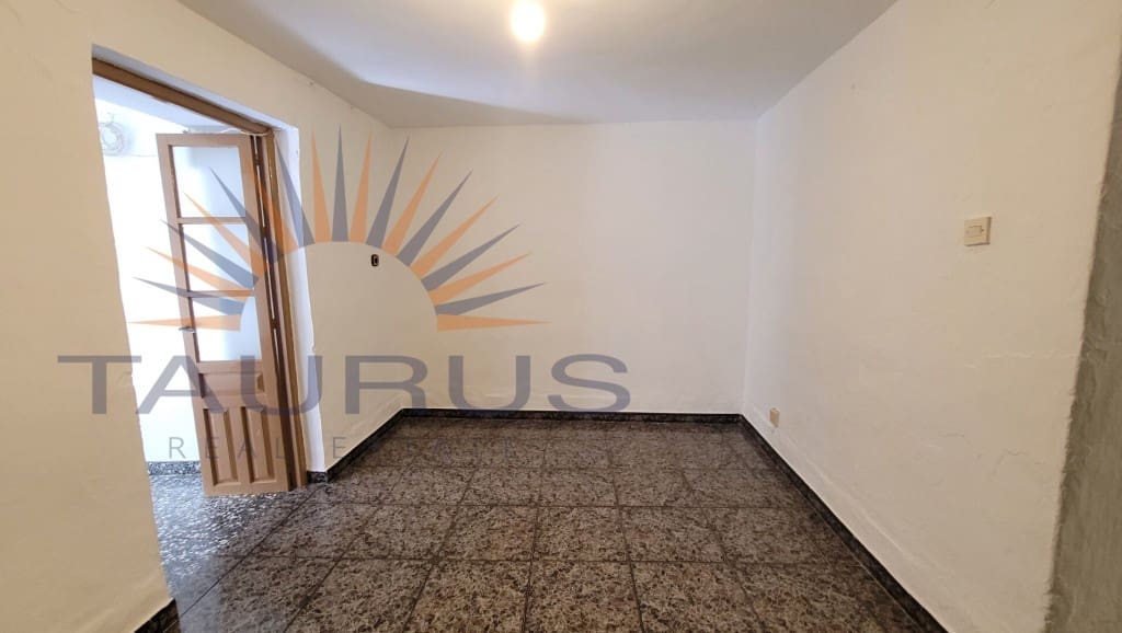 2 makuuhuone Omakotitalo myytävänä paikassa Competa - 87 000 € (Ref: 3163259)