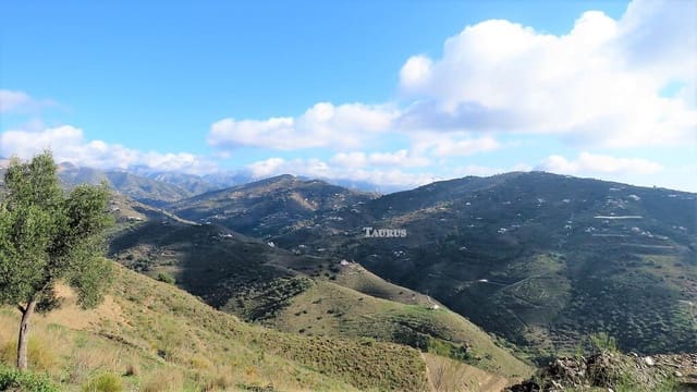 Bouwgrond te koop in Sayalonga - € 90.000 (Ref: 3163300)