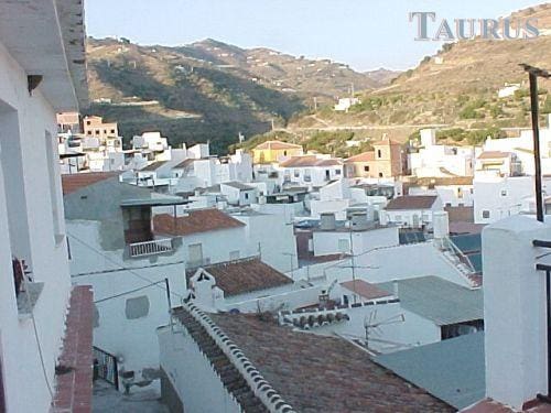 3 slaapkamer Huis te koop in Algarrobo - € 102.000 (Ref: 3163320)
