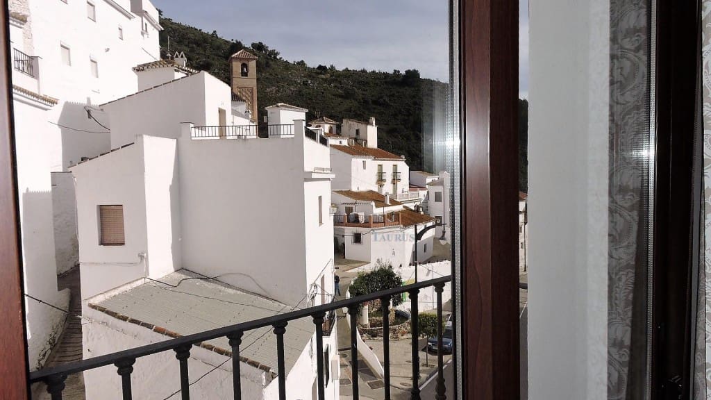 3 soveværelse Byhus til salg i Salares - € 209.000 (Ref: 3422554)