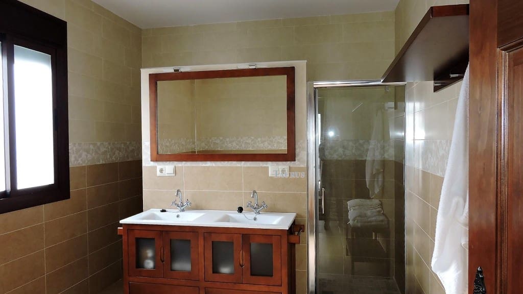 3 soveværelse Byhus til salg i Salares - € 209.000 (Ref: 3422554)