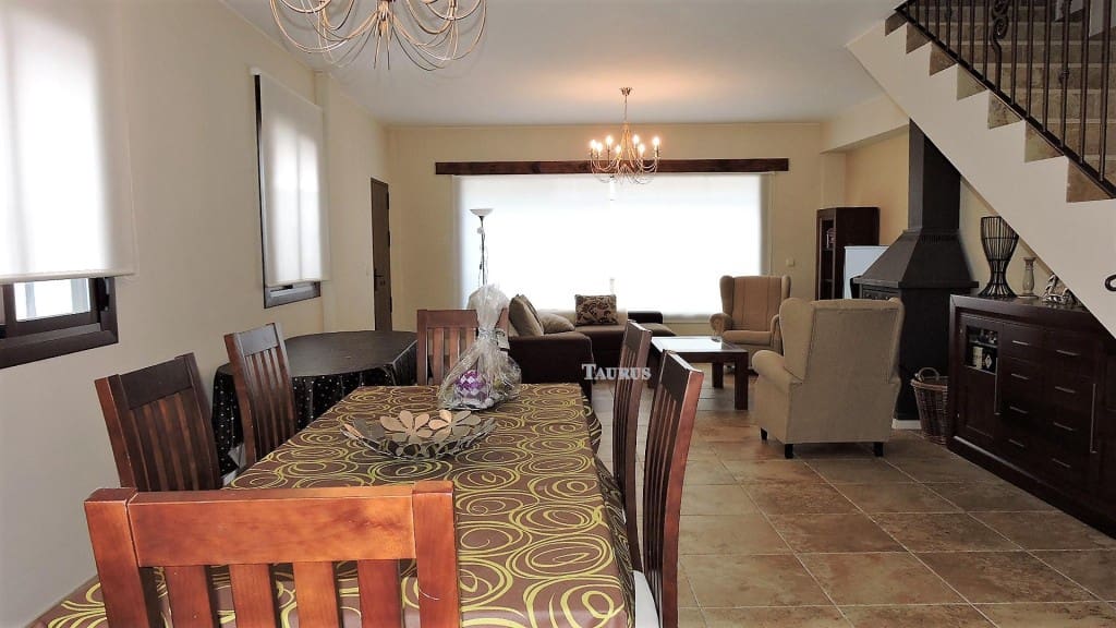 3 soveværelse Byhus til salg i Salares - € 209.000 (Ref: 3422554)