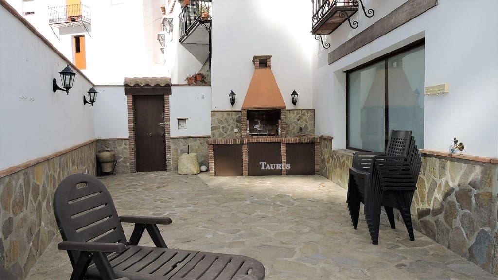 3 soveværelse Byhus til salg i Salares - € 209.000 (Ref: 3422554)