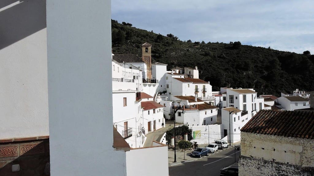 3 soveværelse Byhus til salg i Salares - € 209.000 (Ref: 3422554)