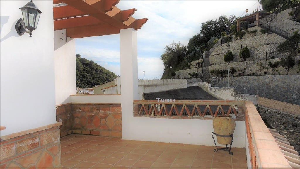 3 soveværelse Byhus til salg i Salares - € 209.000 (Ref: 3422554)