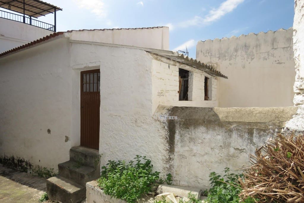 6 soverom Hus til salgs i Canillas de Albaida - € 132 000 (Ref: 3442847)