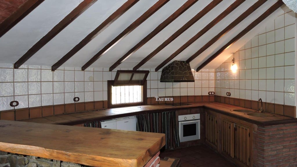 4 soveværelse Villa til salg i Torrox med swimmingpool garage - € 360.000 (Ref: 3471024)