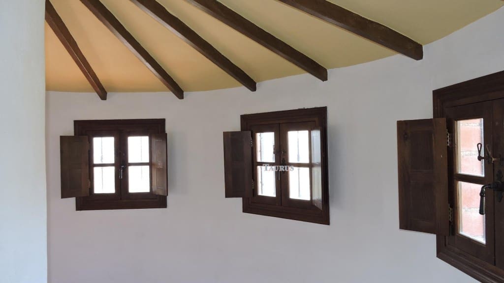 4 soveværelse Villa til salg i Torrox med swimmingpool garage - € 360.000 (Ref: 3471024)