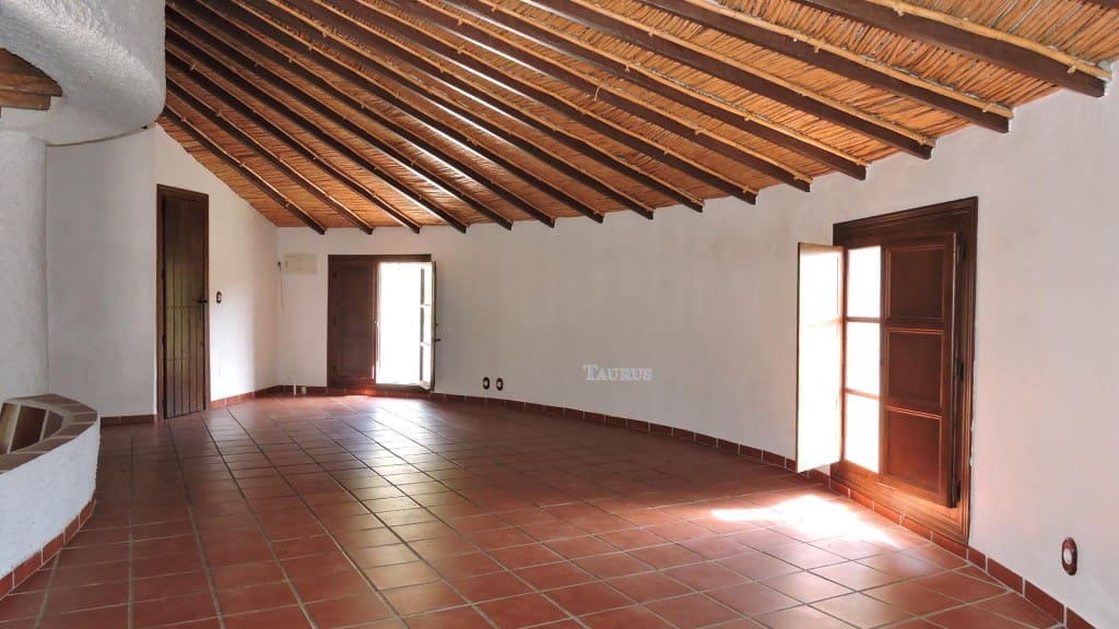 4 soveværelse Villa til salg i Torrox med swimmingpool garage - € 360.000 (Ref: 3471024)