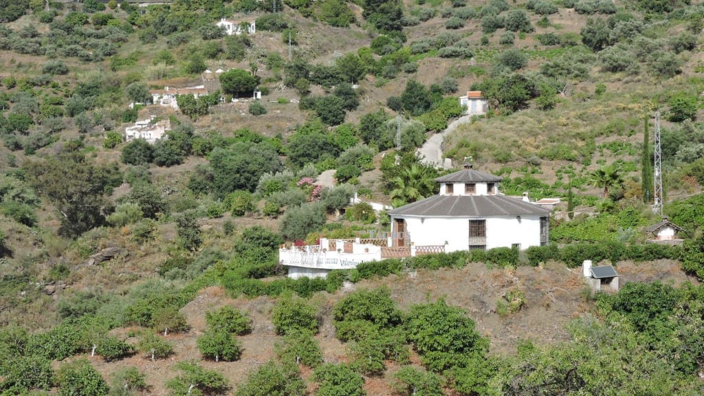 4 soveværelse Villa til salg i Torrox med swimmingpool garage - € 360.000 (Ref: 3471024)