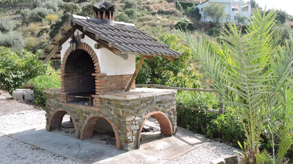 4 soveværelse Villa til salg i Torrox med swimmingpool garage - € 360.000 (Ref: 3471024)