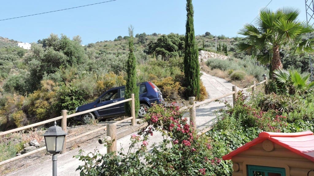 4 soveværelse Villa til salg i Torrox med swimmingpool garage - € 360.000 (Ref: 3471024)