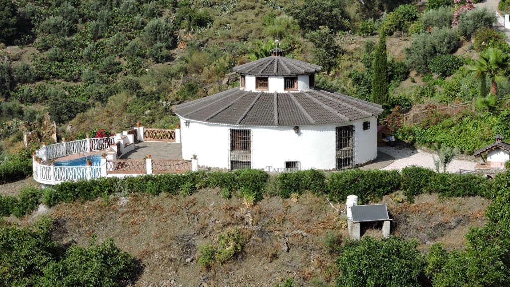 4 soveværelse Villa til salg i Torrox med swimmingpool garage - € 360.000 (Ref: 3471024)