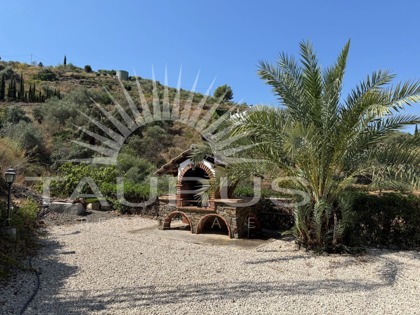 4 sypialnia Willa na sprzedaż w Torrox z basenem garażem - 360 000 € (Ref: 3471024)