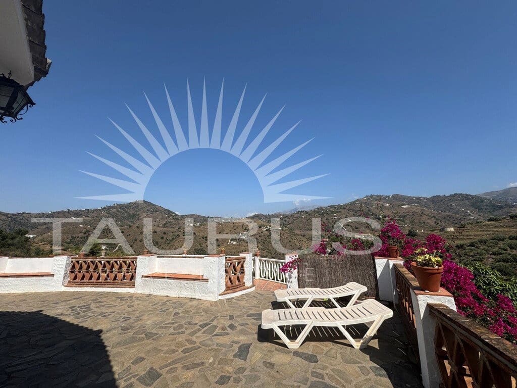 4 sypialnia Willa na sprzedaż w Torrox z basenem garażem - 360 000 € (Ref: 3471024)