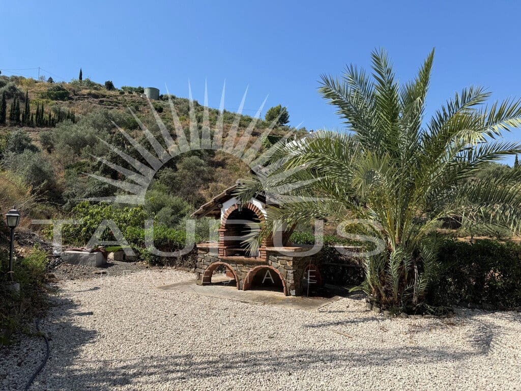 4 sypialnia Willa na sprzedaż w Torrox z basenem garażem - 360 000 € (Ref: 3471024)