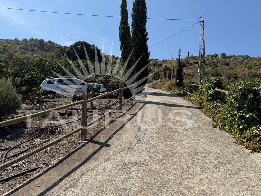 4 sypialnia Willa na sprzedaż w Torrox z basenem garażem - 360 000 € (Ref: 3471024)