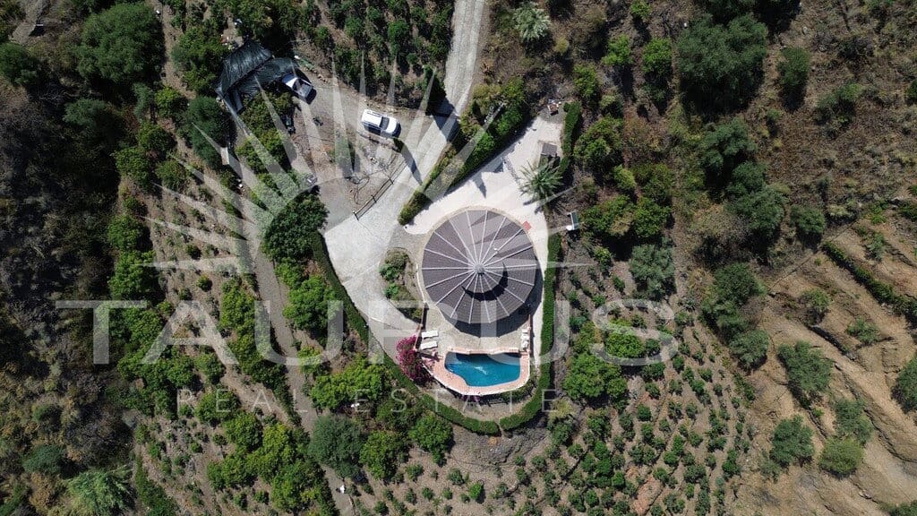 4 sypialnia Willa na sprzedaż w Torrox z basenem garażem - 360 000 € (Ref: 3471024)
