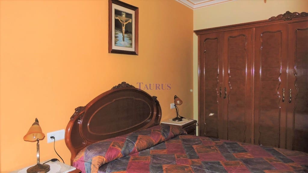 3 soveværelse Byhus til salg i Sayalonga - € 150.000 (Ref: 3621258)