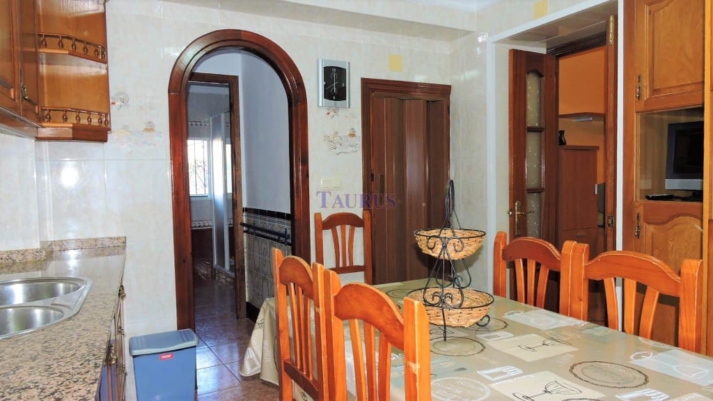 3 soveværelse Byhus til salg i Sayalonga - € 150.000 (Ref: 3621258)