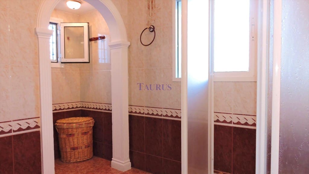 3 soveværelse Byhus til salg i Sayalonga - € 150.000 (Ref: 3621258)