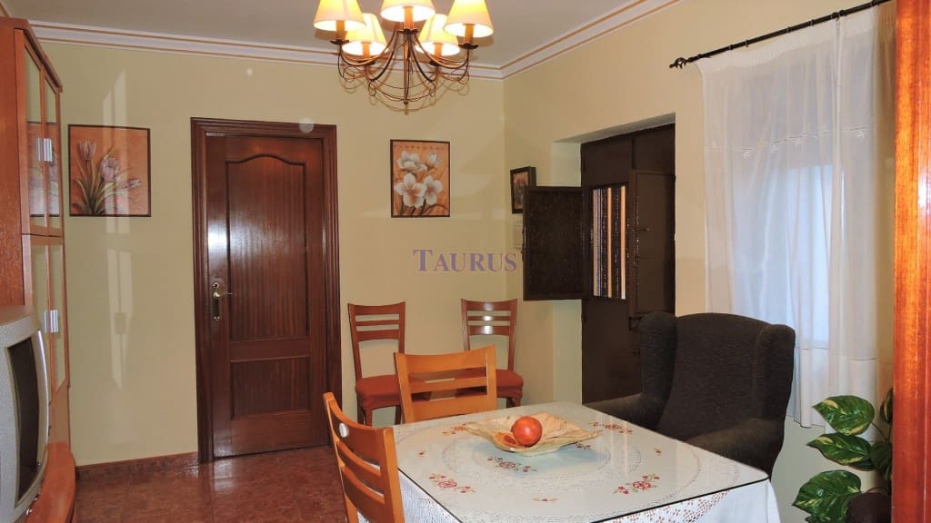 3 soveværelse Byhus til salg i Sayalonga - € 150.000 (Ref: 3621258)