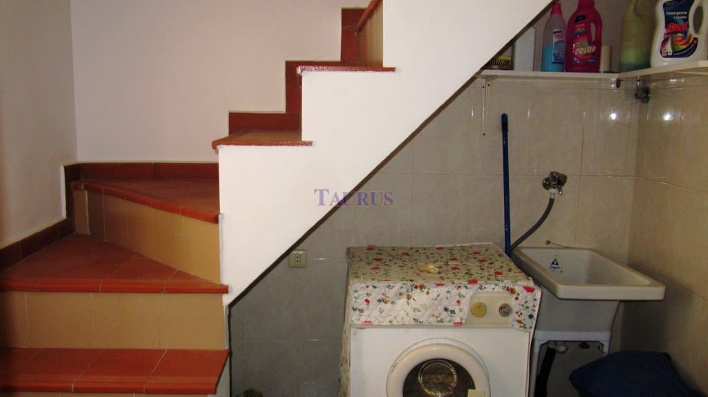 3 soveværelse Byhus til salg i Sayalonga - € 139.000 (Ref: 3917267)