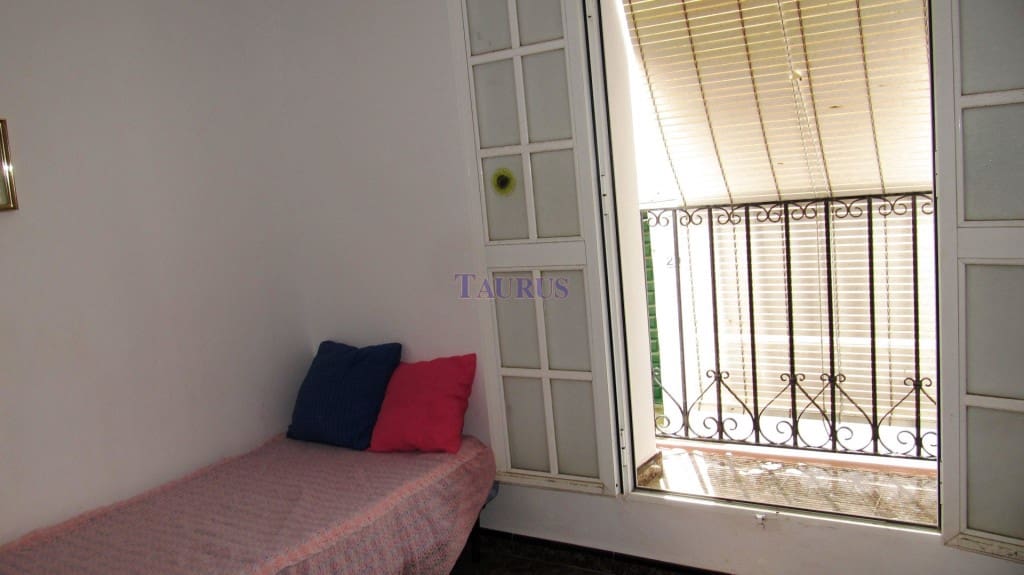 3 soveværelse Byhus til salg i Sayalonga - € 139.000 (Ref: 3917267)