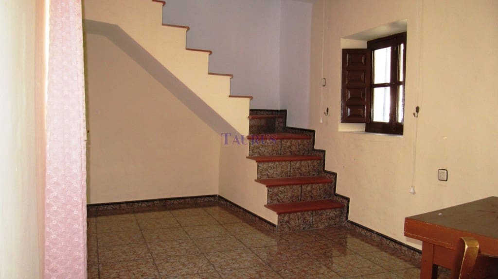 3 soveværelse Byhus til salg i Sayalonga - € 139.000 (Ref: 3917267)