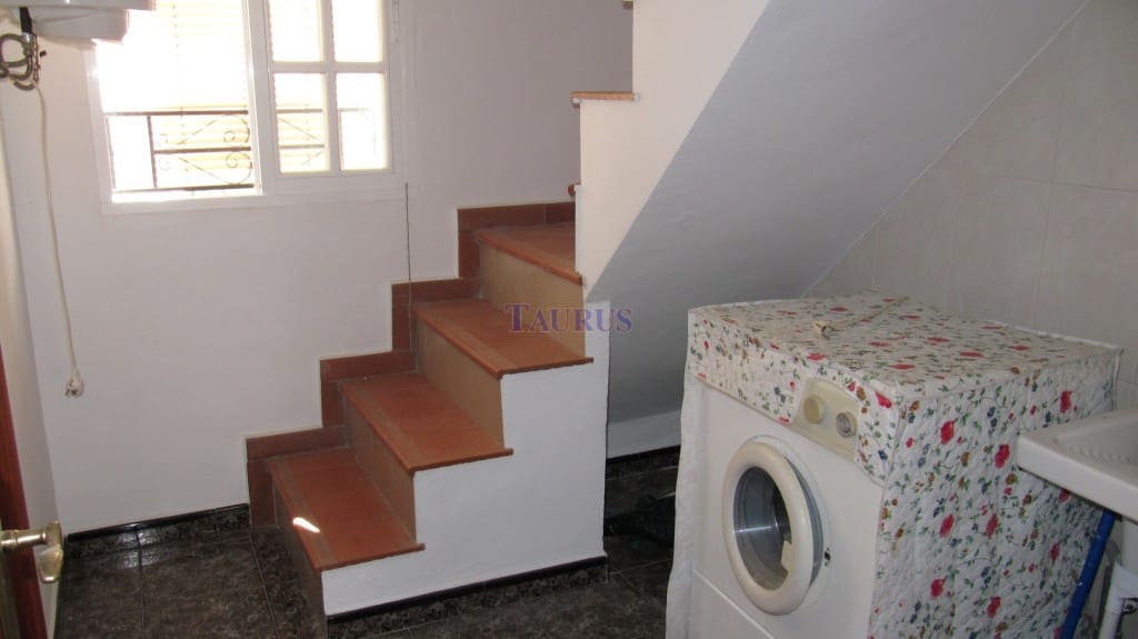 3 soveværelse Byhus til salg i Sayalonga - € 139.000 (Ref: 3917267)