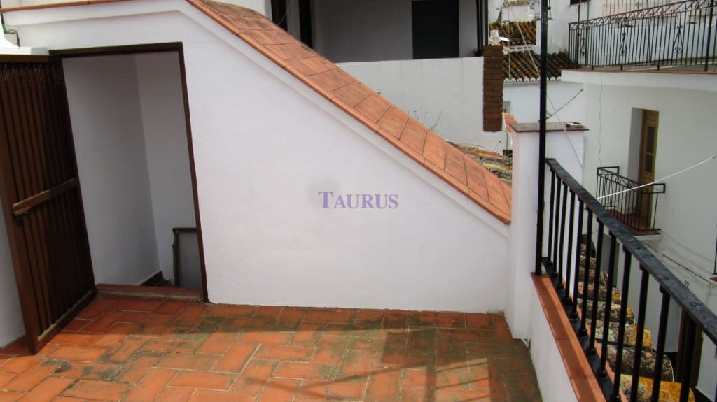 3 soveværelse Byhus til salg i Sayalonga - € 139.000 (Ref: 3917267)