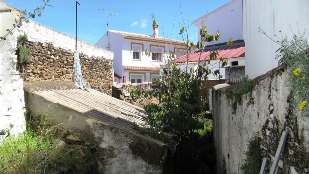 3 soveværelse Byhus til salg i Sayalonga - € 139.000 (Ref: 3917267)