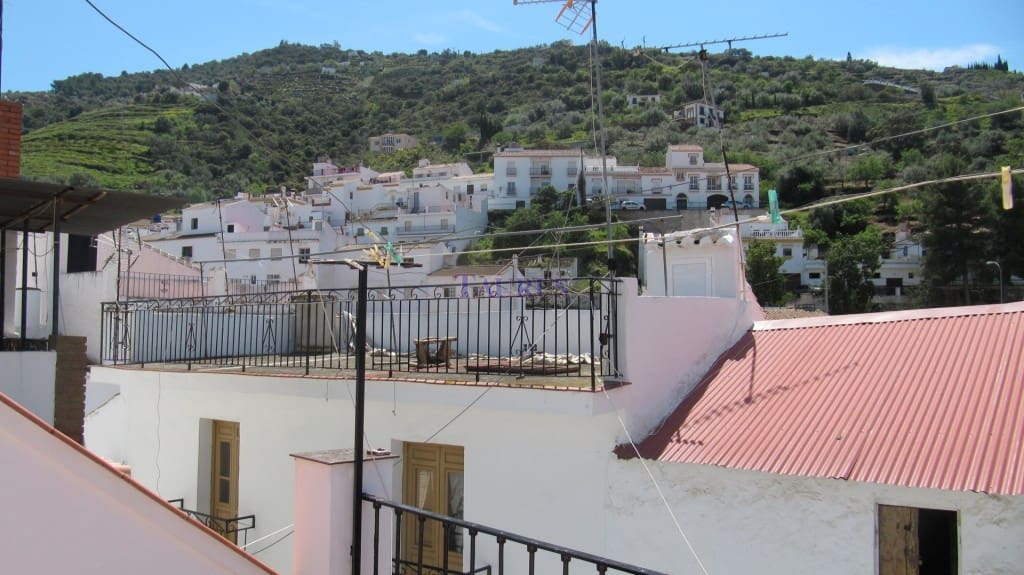 3 soveværelse Byhus til salg i Sayalonga - € 139.000 (Ref: 3917267)