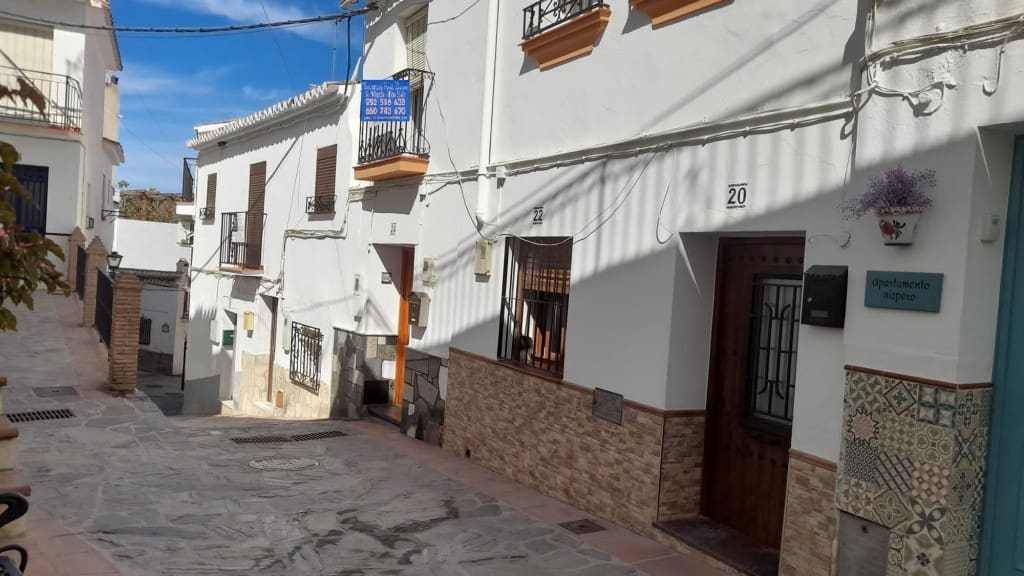 3 soveværelse Byhus til salg i Sayalonga - € 139.000 (Ref: 3917267)