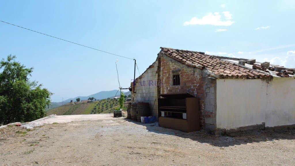 Finca/Landehus til salg i Canillas de Albaida med garage - € 210.000 (Ref: 3997229)