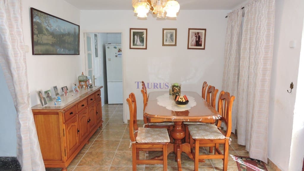 5 soverom Hus til salgs i Competa med garasje - € 148 500 (Ref: 4035934)