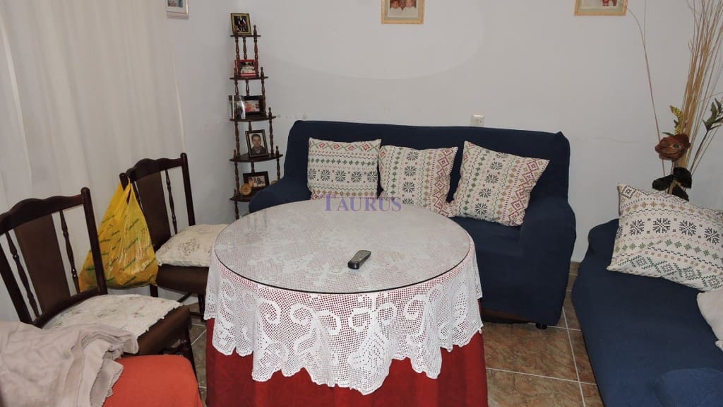 5 soverom Hus til salgs i Competa med garasje - € 148 500 (Ref: 4035934)