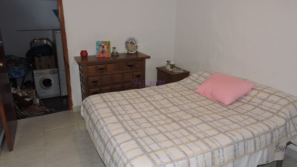 5 soverom Hus til salgs i Competa med garasje - € 148 500 (Ref: 4035934)