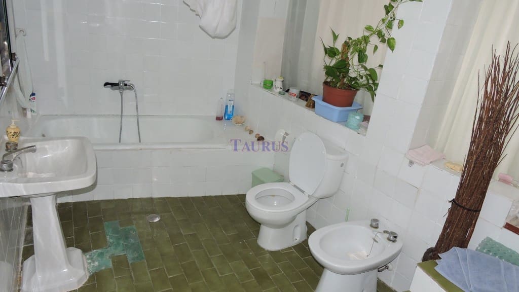 5 soverom Hus til salgs i Competa med garasje - € 148 500 (Ref: 4035934)