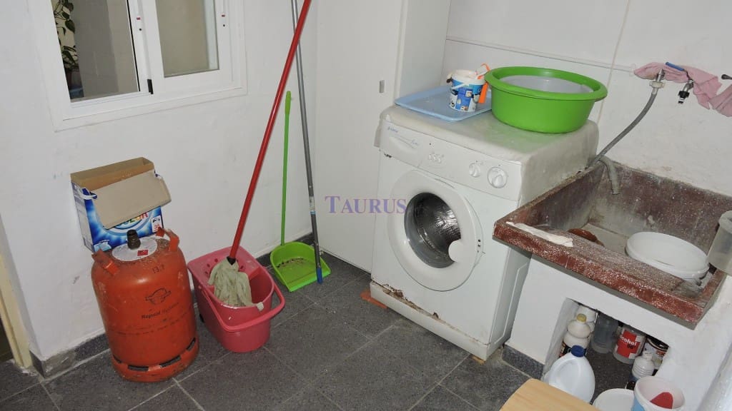 5 soverom Hus til salgs i Competa med garasje - € 148 500 (Ref: 4035934)