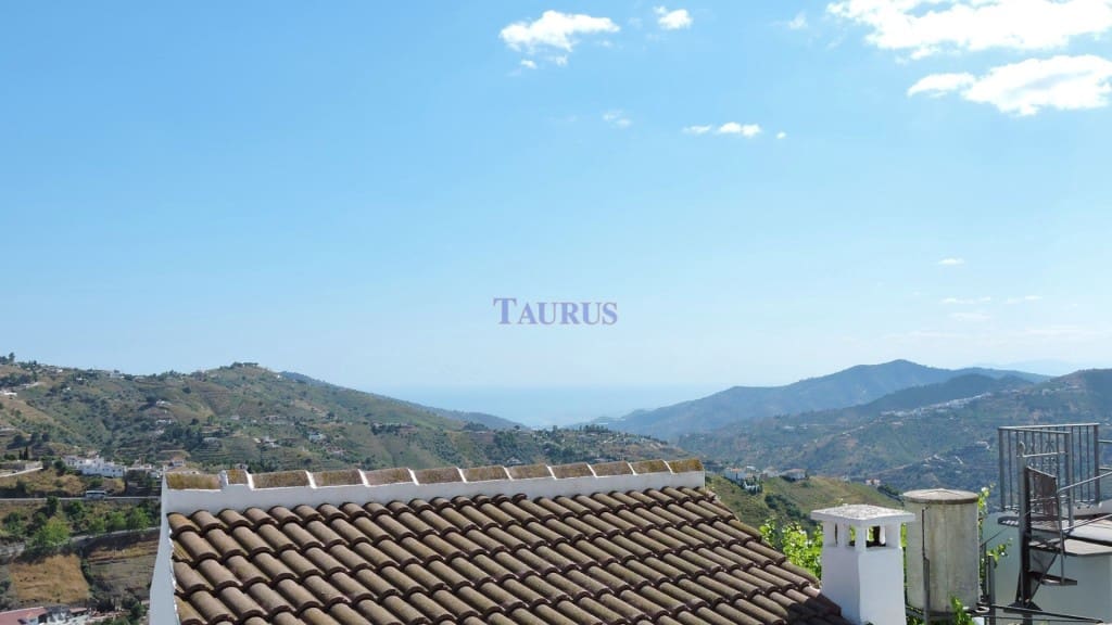 5 soverom Hus til salgs i Competa med garasje - € 148 500 (Ref: 4035934)