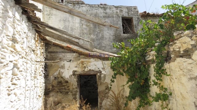 Byhus til salg i Arenas de Velez, Arenas - € 37.000 (Ref: 4107819)