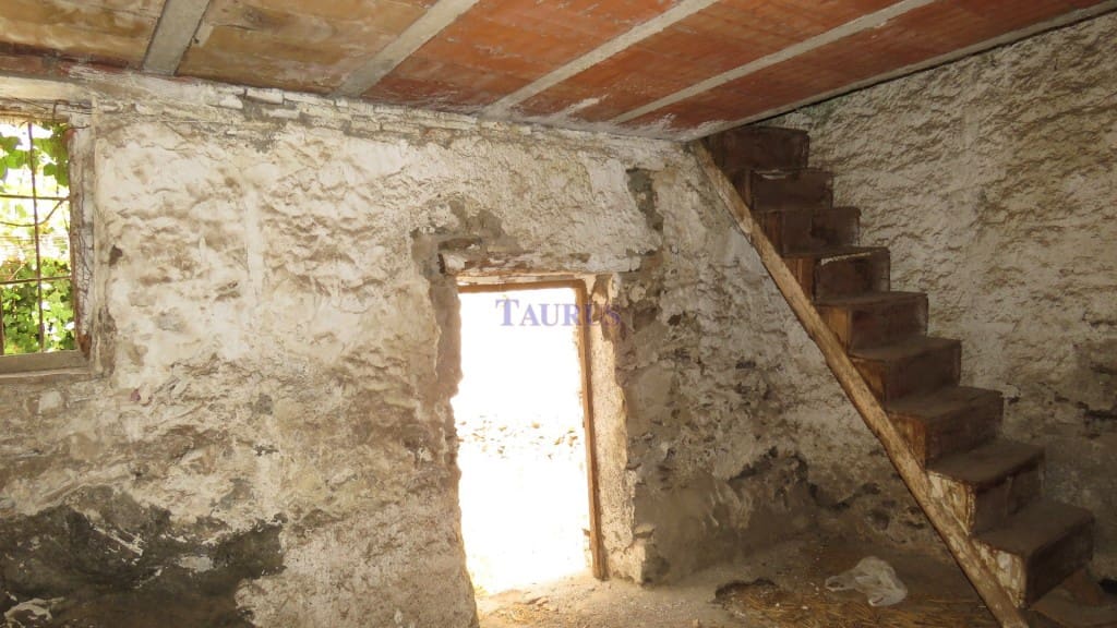 Byhus til salg i Arenas de Velez - € 37.000 (Ref: 4107819)