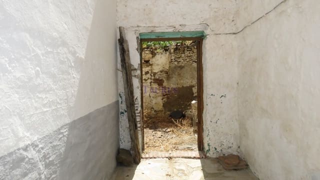 Byhus til salg i Arenas de Velez, Arenas - € 37.000 (Ref: 4107819)