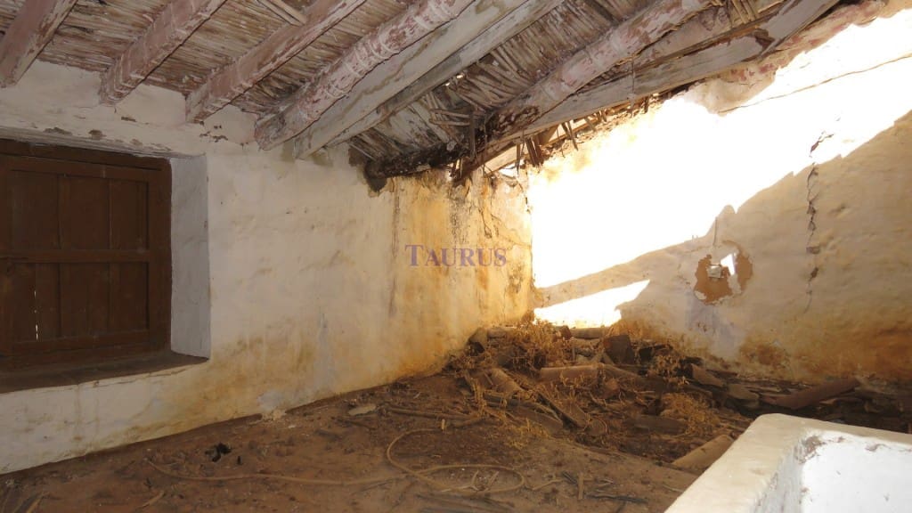 Byhus til salg i Arenas de Velez - € 37.000 (Ref: 4107819)