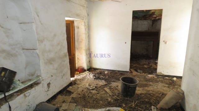 Byhus til salg i Arenas de Velez, Arenas - € 37.000 (Ref: 4107819)