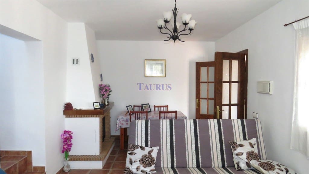 3 bedroom Villa for sale in Archez with pool garage - € 260,000 (Ref: 4178039)